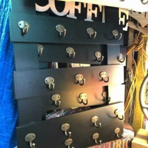 Coffee Hook – Black Home Decor coffee hook Introducing the wall-mounted holder designed with sleek Coffee Hook - Black and multiple versatile hooks.